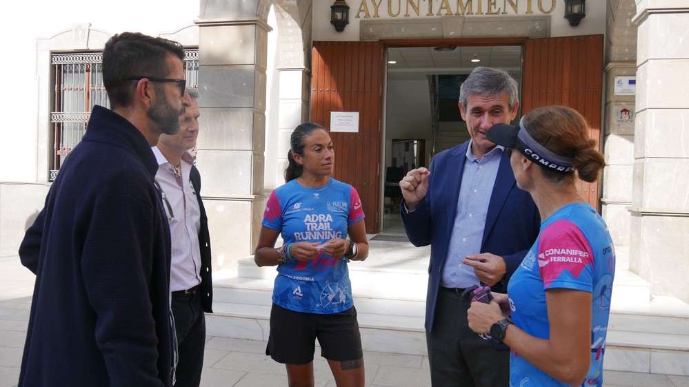'Sin-plastic-zamos' parte desde Adra por 100 kilómetros sin plásticos en el litoral almeriense