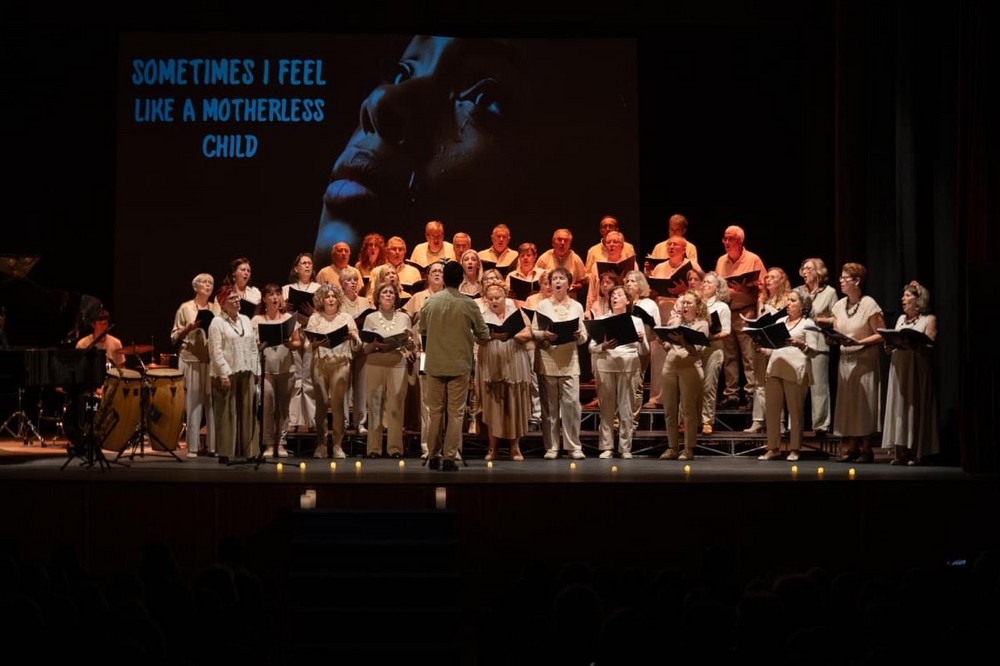 Gran éxito del concierto ’El viaje de Amadi’ a cargo de la Coral Polifónica de Roquetas en la Escuela de Música