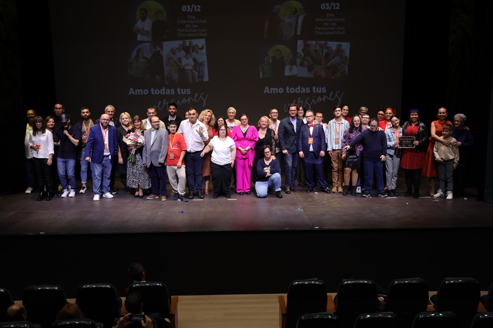 La I Gala de la DifCapacidad de El Ejido reconoce a asociaciones, usuarios y personas que trabajan a favor de este colectivo