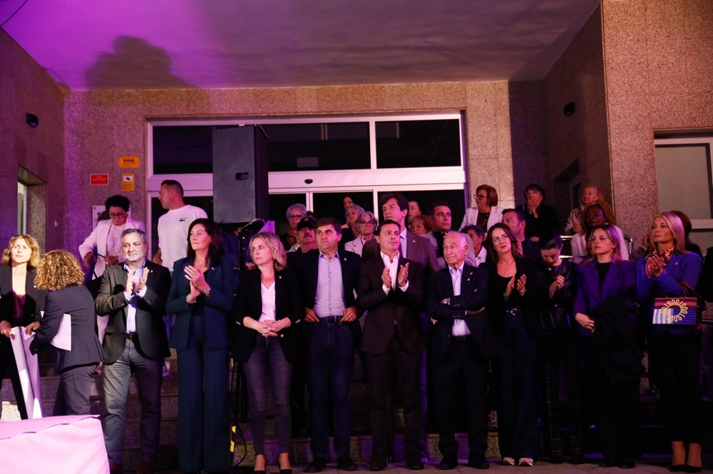 Diputación, Junta y Roquetas se unen para homenajear a las víctimas y condenar la violencia de género