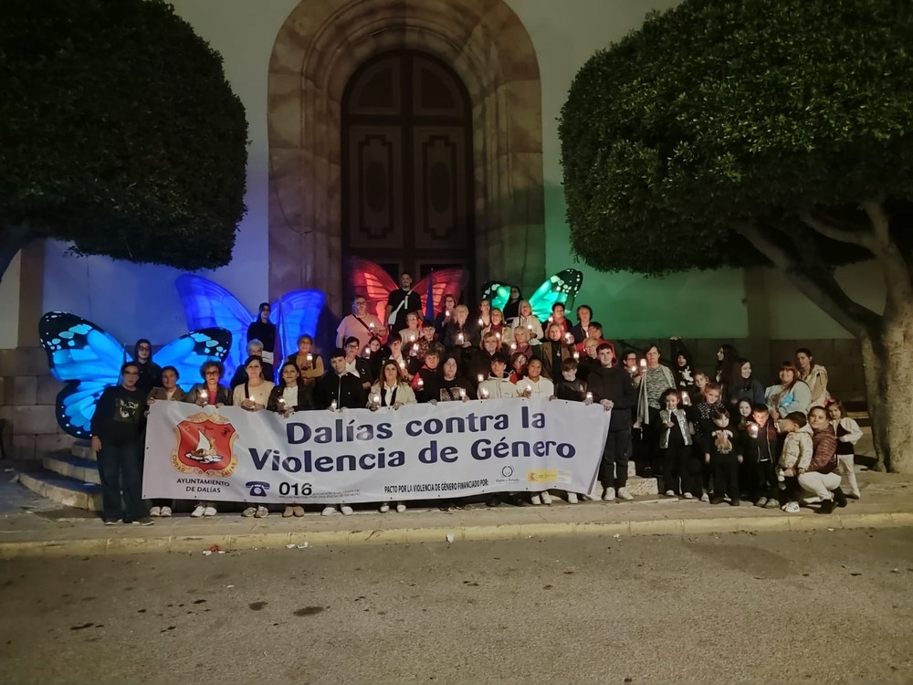 Dalías se vuelca con el 25N