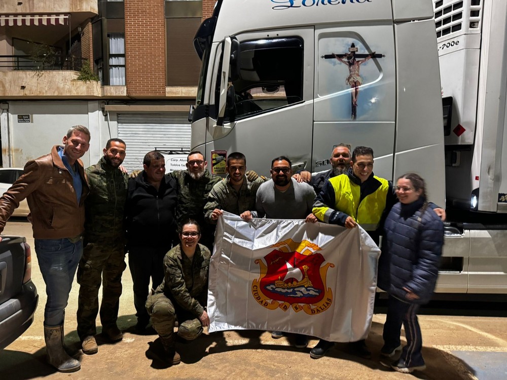 El ‘Tráiler de la Solidaridad’ de Dalías viaja hasta Benetússer para repartir la ayuda