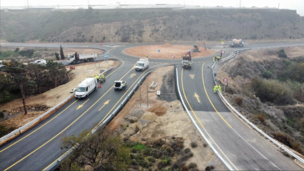 Transportes pone en servicio la glorieta de Balanegra para cortar el tráfico en la A-7 y reparar la vía dañada por las fuertes lluvias