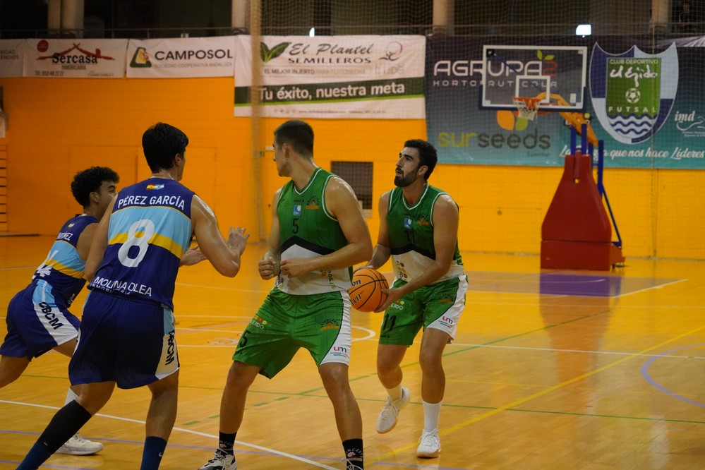 A Fitosur Baloncesto Murgi se le resiste la segunda victoria y cae ante La Línea (63-52)