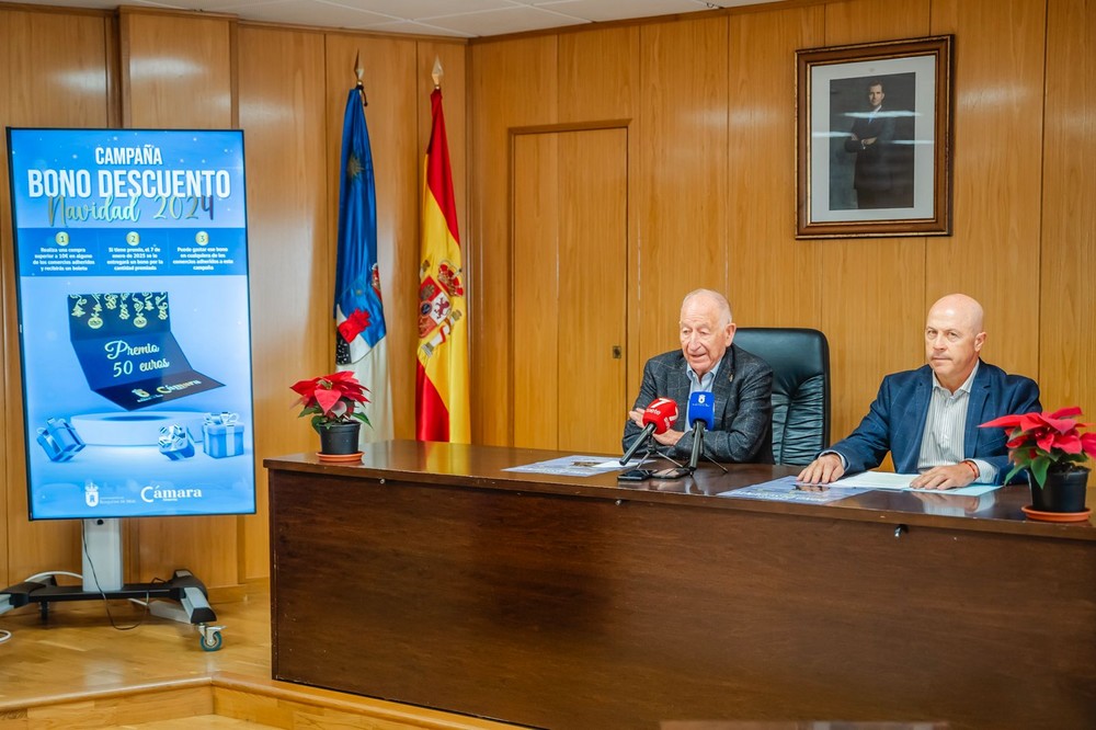 El Ayuntamiento de Roquetas de Mar lanza la campaña ‘Bono Descuento Navidad 2024’ para impulsar el comercio local