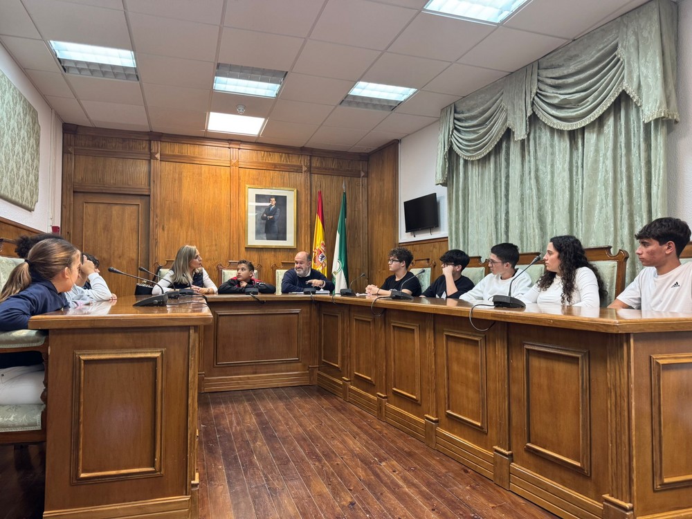 El Ayuntamiento de Dalías celebra el Pleno Juvenil con motivo del Día de la Constitución