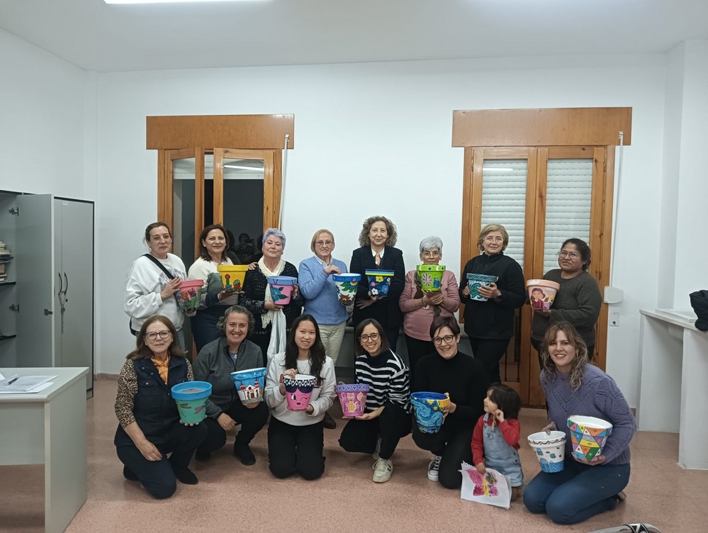 Finaliza el Taller de Pintura 'Carmen de Burgos' en Dalías