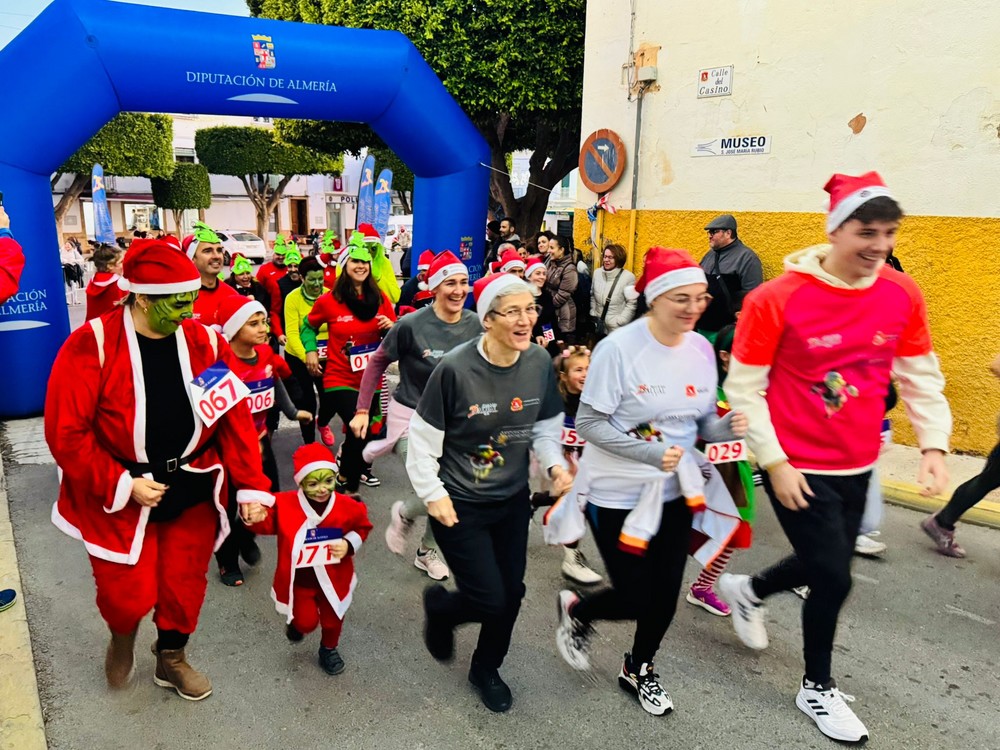 Éxito en la primera edición de la Carrera San Silvestre de Dalías