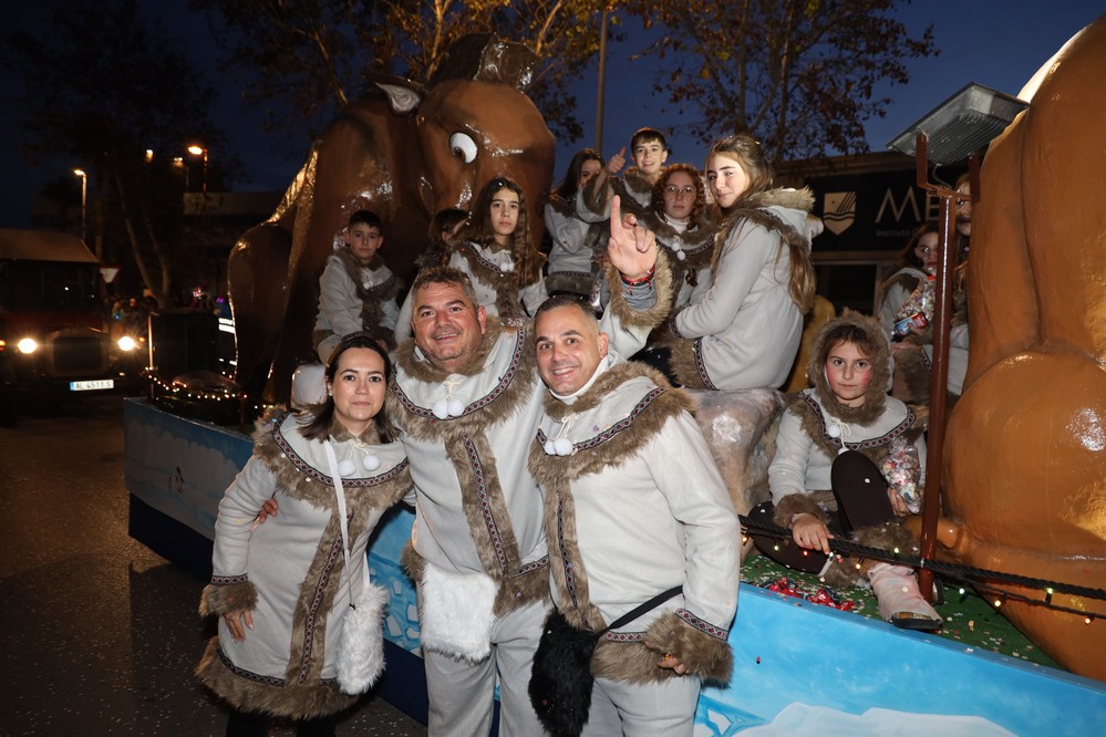 La Cabalgata de Reyes Magos lleva la ilusión a miles de niños y niñas en El Ejido