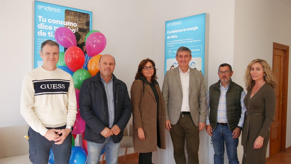 Endesa abre una nueva oficina de Atención al Cliente en Adra para mejorar el servicio a los vecinos y vecinas