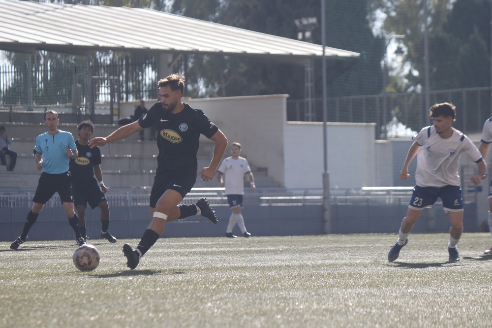 El Polideportivo El Ejido termina la primera vuelta con derrota ante El Palo