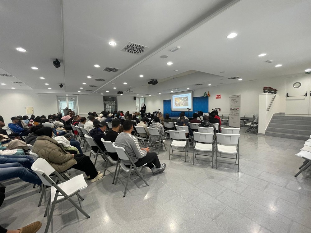 Eracis de Roquetas inicia el año con formación en convivencia, educación y empleo en zonas desfavorecidas