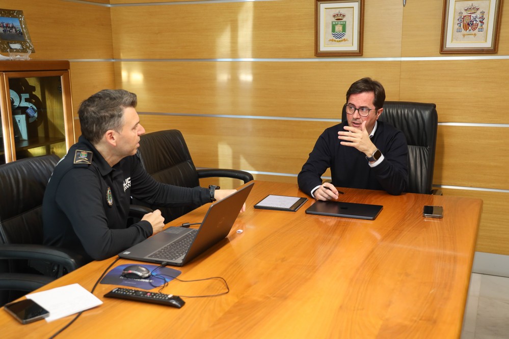 El Ejido reforzará la presencia policial y cercanía con los vecinos a través de patrullas a pie