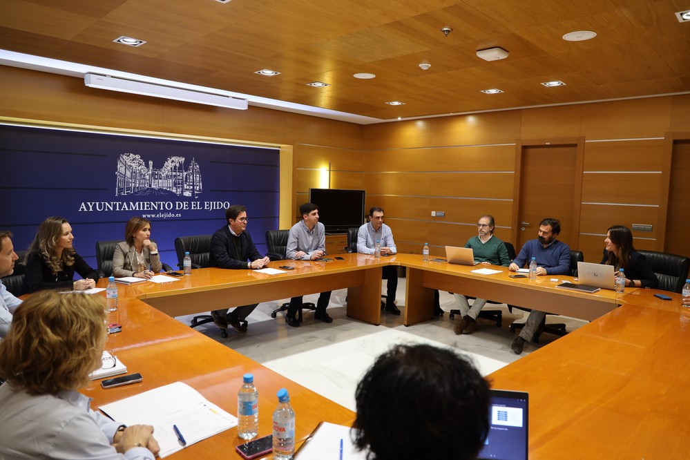 Primera reunión técnica para la puesta en marcha del nodo de emprendimiento digital Agrotech en El Ejido