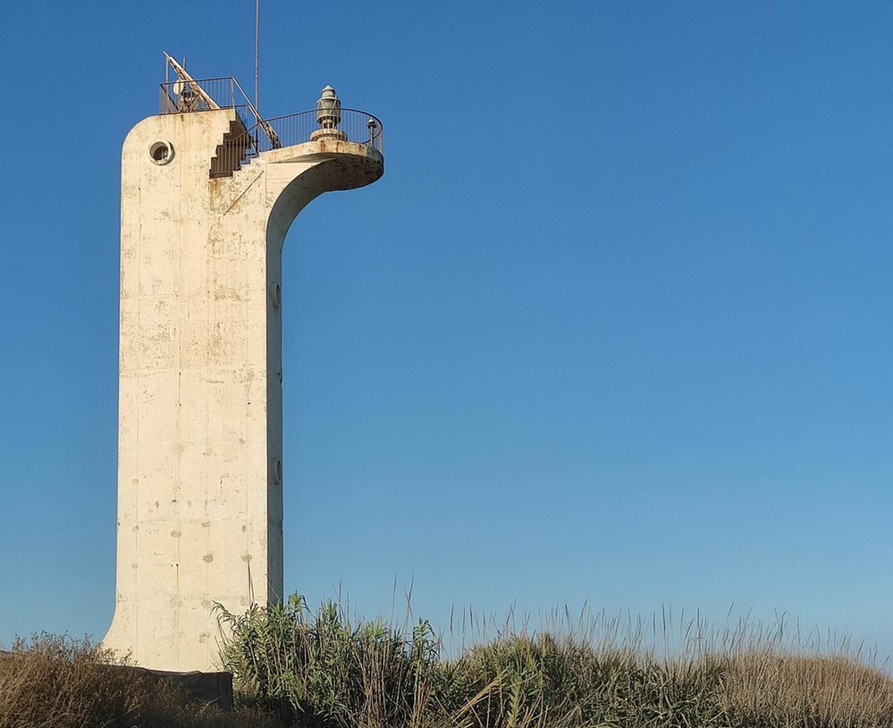 La autoridad portuaria rehabilitará el faro de Punta de Baños en El Ejido