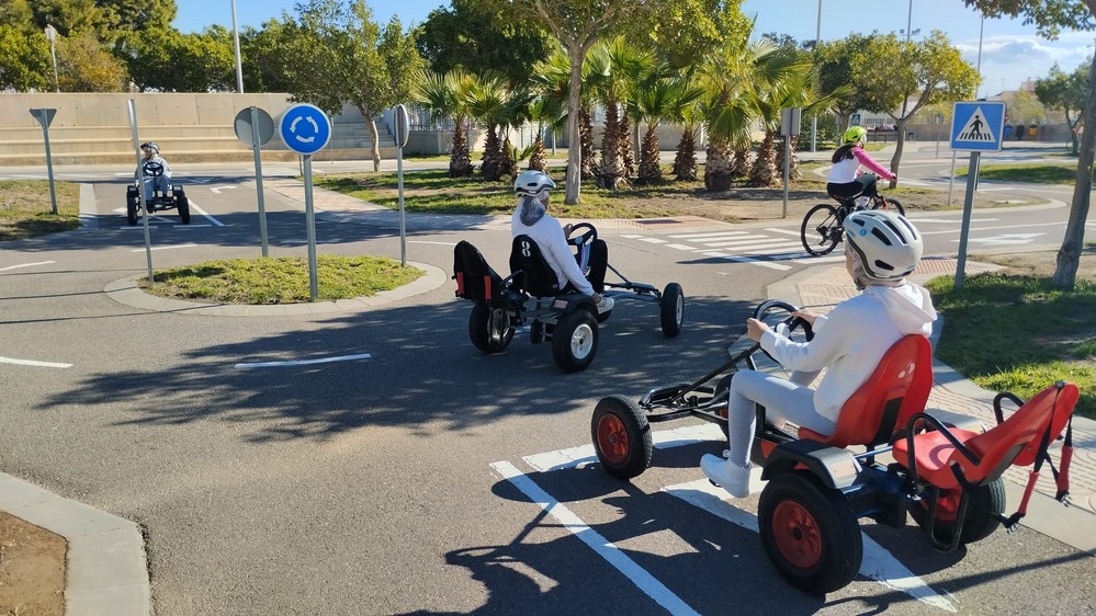Cerca de mil alumnos de Infantil, Primaria, Aula Específica y TEA han pasado ya por la XIX edición de Educación Vial de Vícar