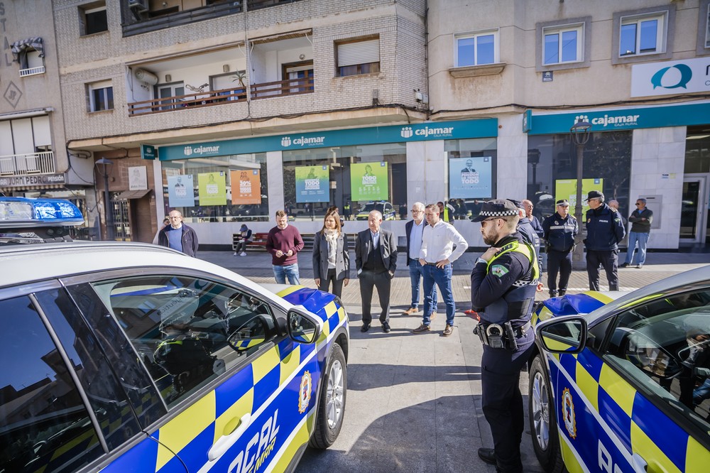 Roquetas refuerza su Policía Local con siete nuevos vehículos híbridos