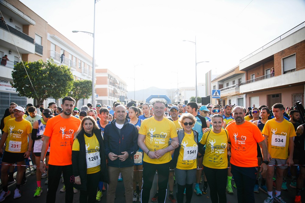Una marea amarilla inunda Berja en la tercera Carrera Fuentes de Vida