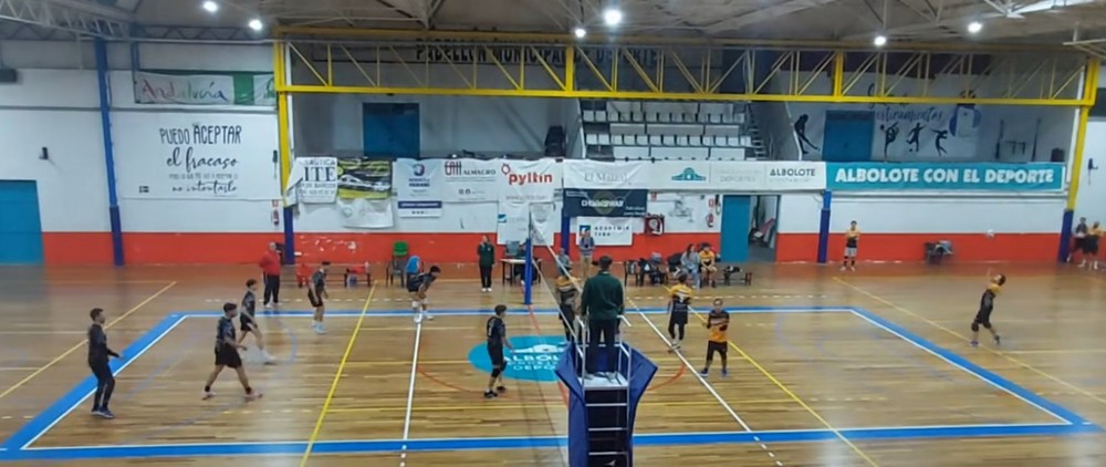 Club Voleibol Berja vence al colista y sigue la lucha por los puestos de arriba