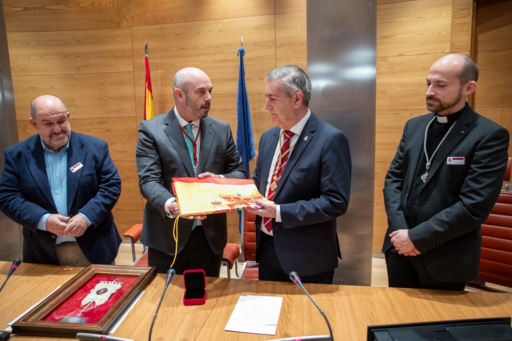 El Senado reconoce la devoción al Cristo de la Luz de Dalías