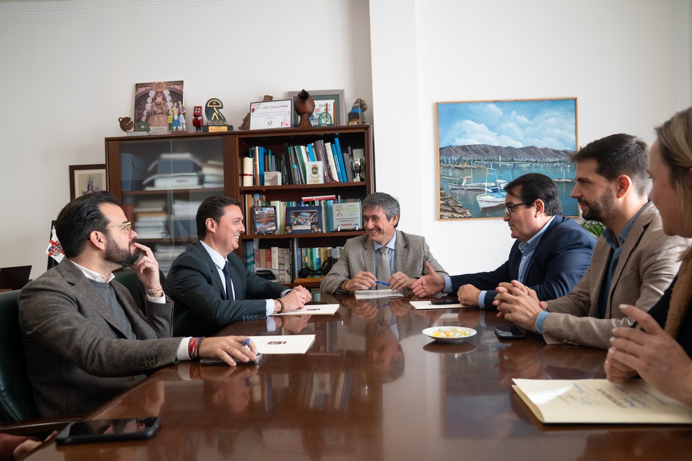 Diputación y Ayuntamiento de Adra realizan una puesta común de proyectos para el municipio