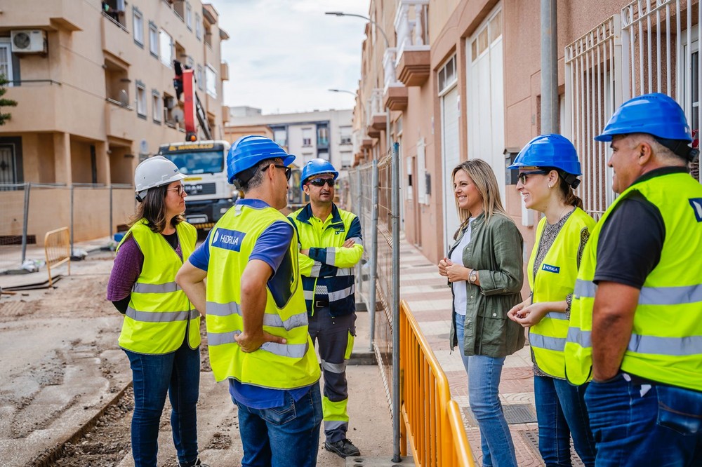 Roquetas de Mar impulsa la renovación de redes de saneamiento y abastecimiento en varias zonas de la ciudad