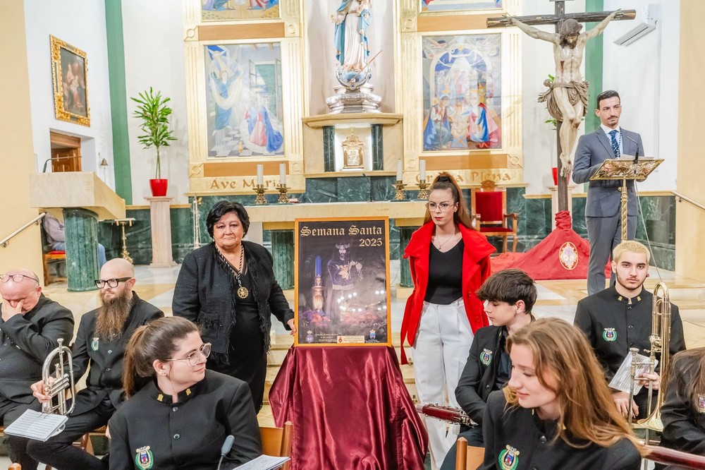 Roquetas presenta su cartel de Semana Santa con lectura de pregón a cargo de Juanjo Salvador