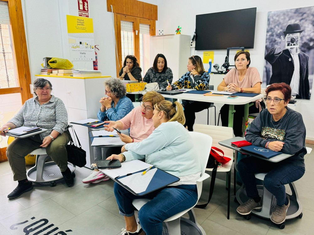 `Competencias Digitales y Marca Personal´ para emprendedoras de Dalías y Celín