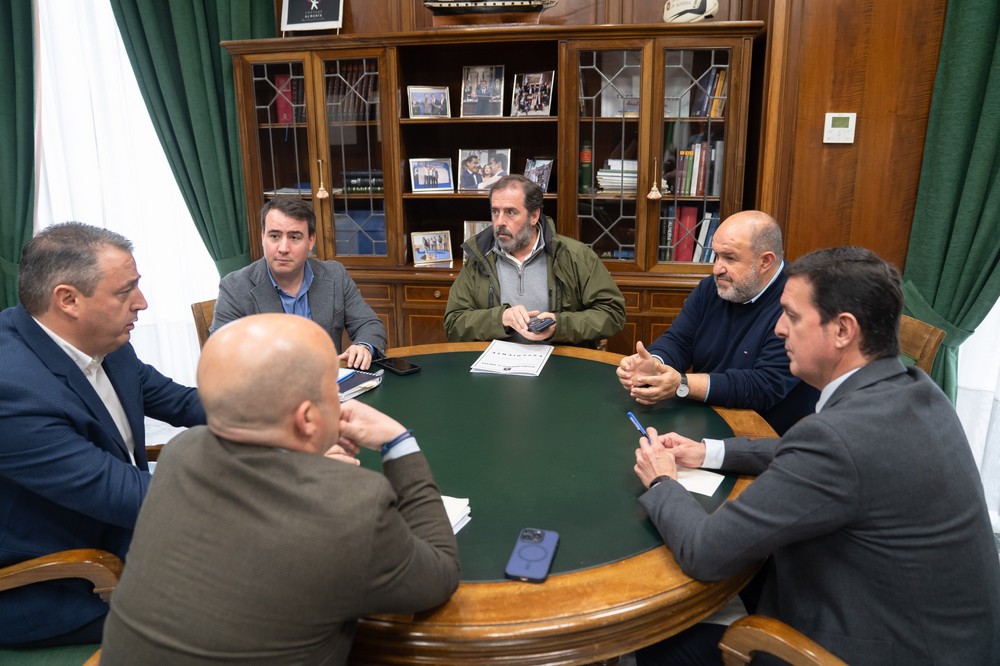Una inversión de 150.000 euros para reparar la cubierta del Pabellón de Dalías