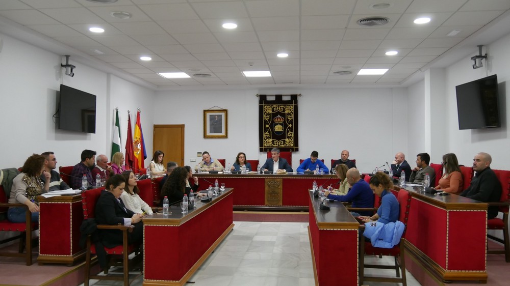 Adra aprueba la ordenanza municipal reguladora de la tenencia y uso de armas de cuarta categoría