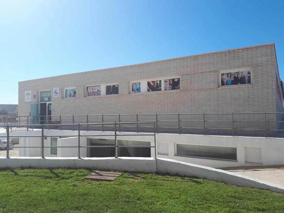 Cuatro empresas optan a la ejecución de las obras de la caldera de la Piscina Cubierta Municipal de Adra