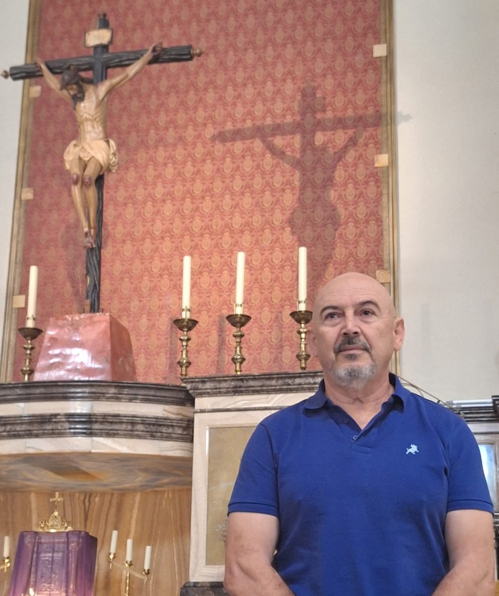 La Hermandad del Cristo de la Luz elige como pregonero a un bombero que ayudó a salvar la imagen