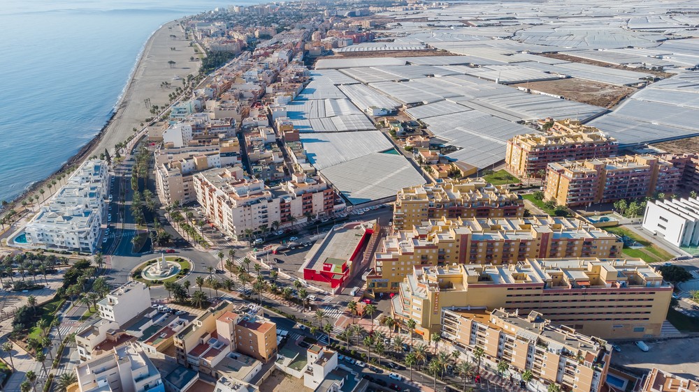 La Junta de Gobierno de Roquetas saca a concurso público la adquisición de una edificación que se destinará a dependencias municipales
