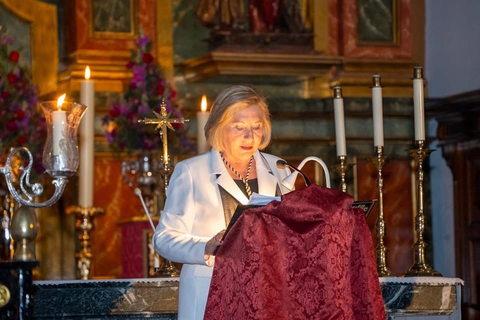 El pregón de Azucena Osorio da el pistoletazo de salida a la Semana Santa de Adra 2025