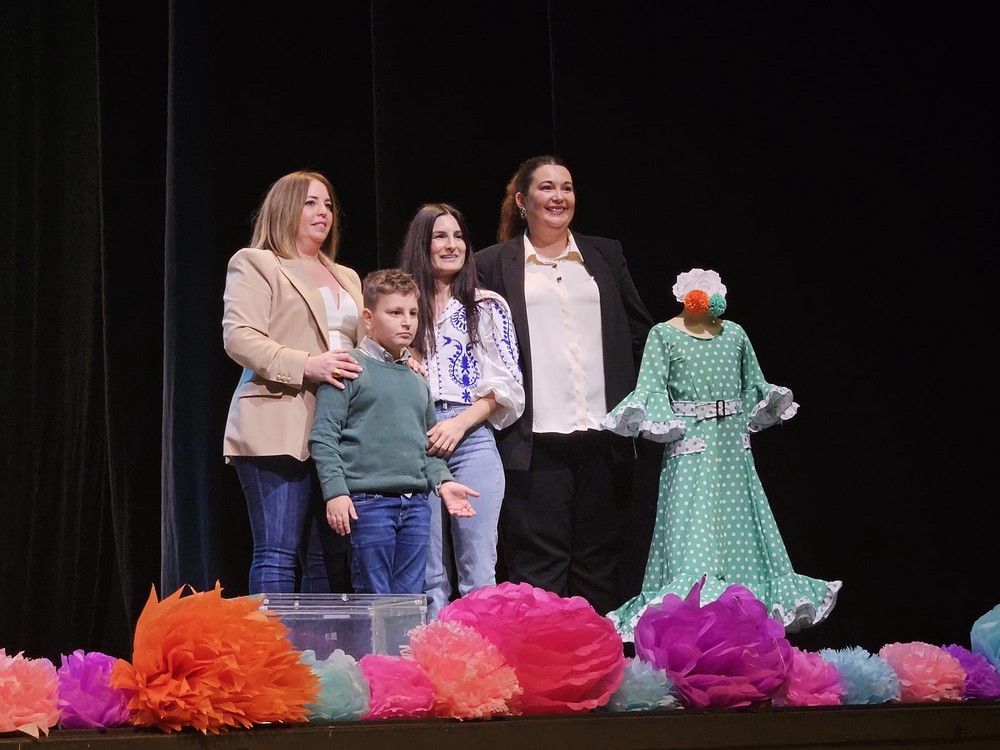 Éxito de la II Gala solidaria de la Asociación Siempre Valientes de Adra