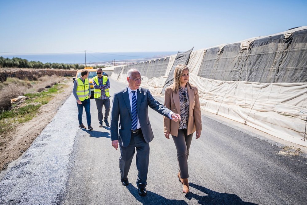Adjudicadas las obras de mejora del Camino Viejo de Dalías y el Camino de Las Palmeras por 167.892 euros