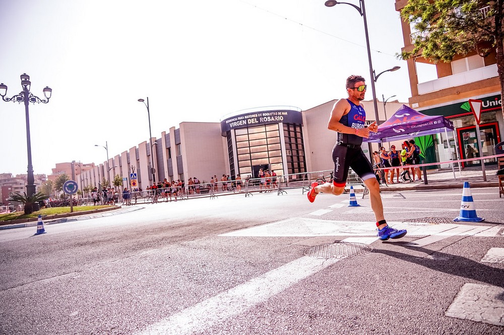 La carrera a pie de los nacionales SuperSprint y Relevos de Triatlón pasará por la plaza de toros de Roquetas