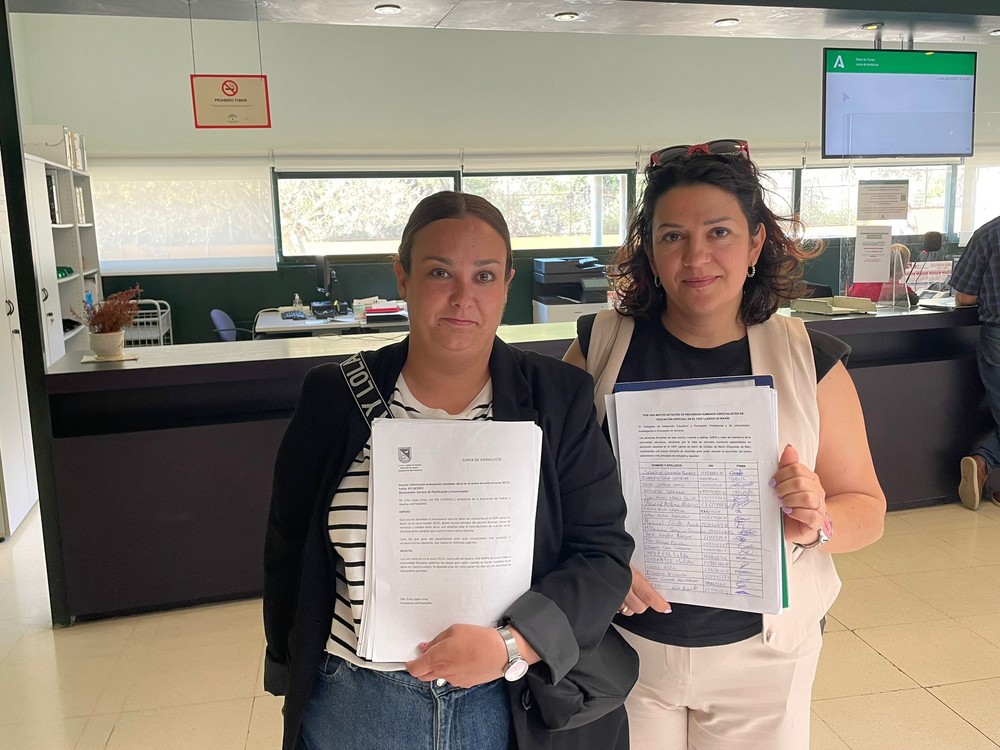 Familias del CEIP Llanos de Marín presentan 1.177 firmas para exigir más recursos y personal de Atención a la Diversidad