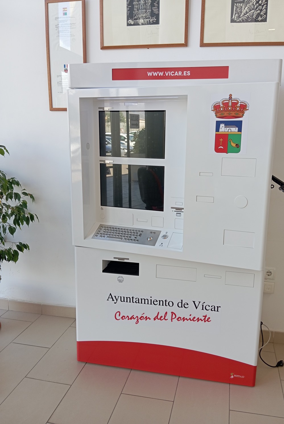 Vícar acerca la Administración Electrónica a los vecinos con un kiosco de autoservicio electrónico