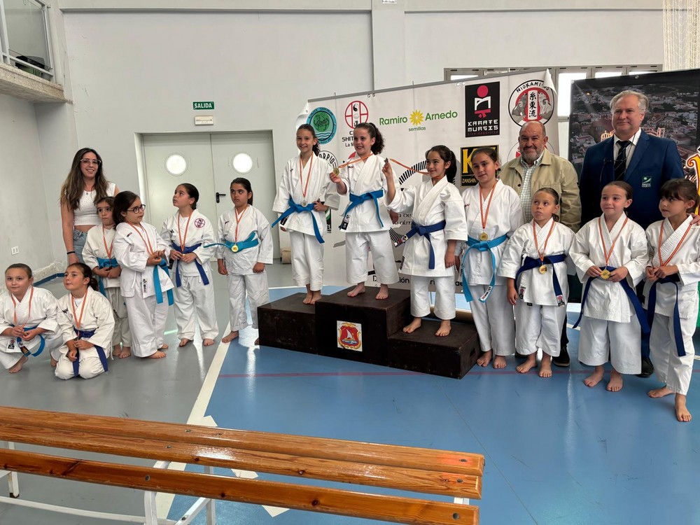 Éxito rotundo en la jornada de la Liga Provincial de Katas celebrada en Dalías con 350 inscritos