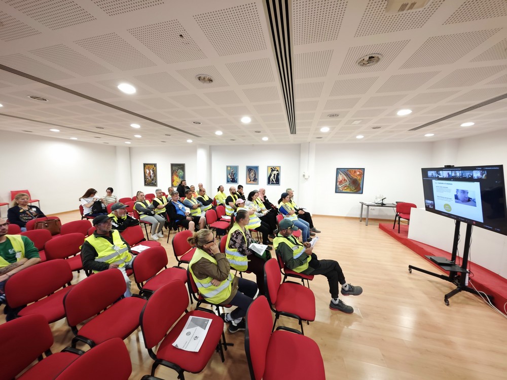 Los trabajadores del programa Andalucía Activa inscritos en Vícar reciben una sesión on line de orientación profesional