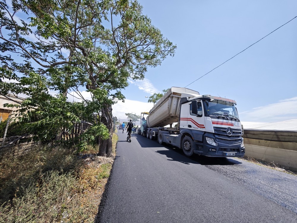 Finalizan las obras de asfaltado en la carretera del Sector III entre la Ciudad Deportiva y el Camino Viejo de La Canal