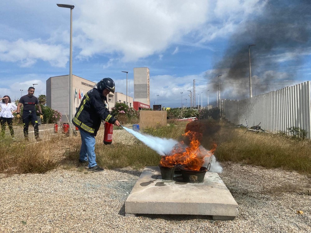 Bomberos del Poniente forma por segundo año al personal del INSS en prevención y lucha contra incendios