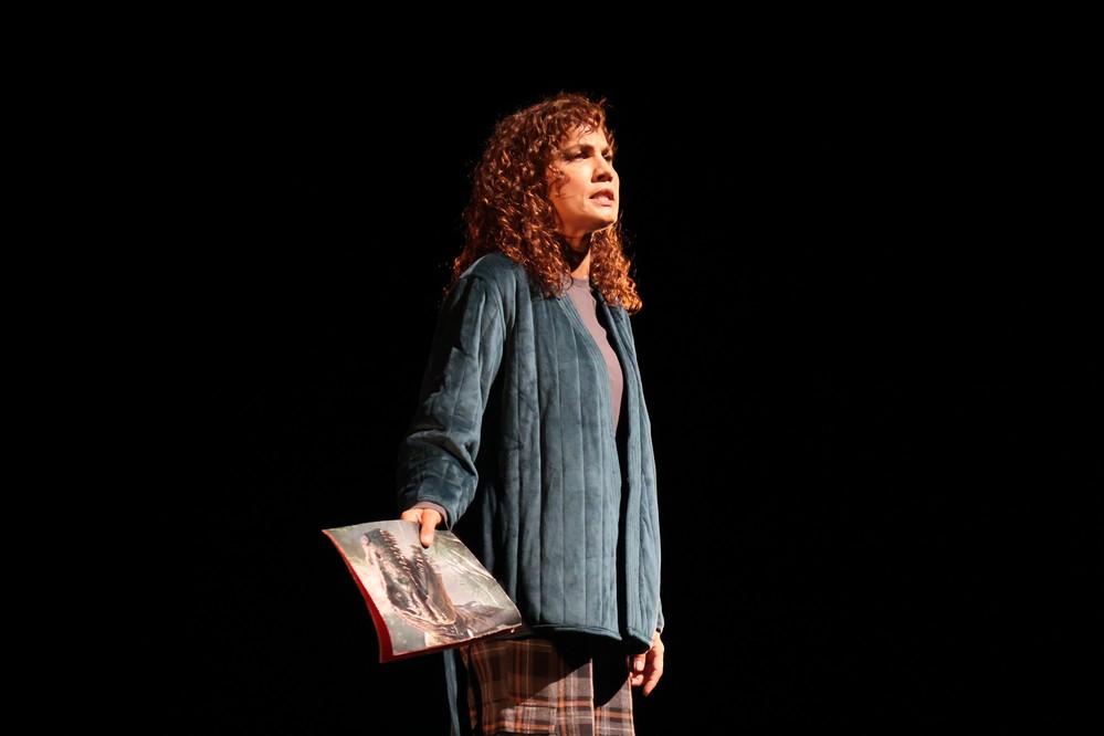  Toni Acosta se convierte en ‘Una madre de película’ sobre el escenario del Auditorio ejidense