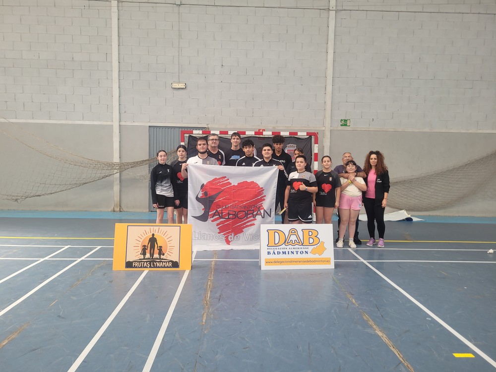 El Club Bádminton Alborán de Llanos de Vícar conquista 6 medallas en un fin de semana exitoso