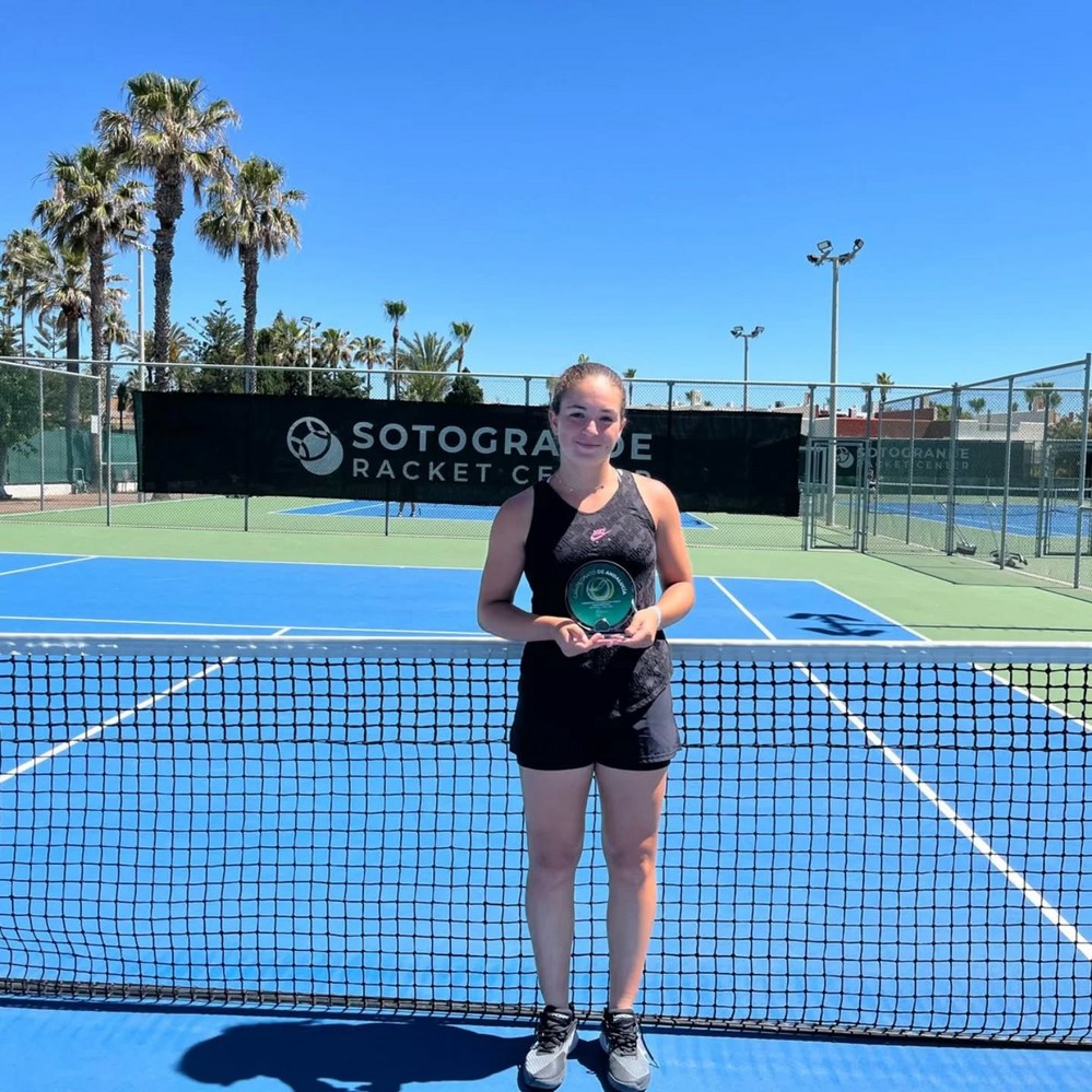 Paula Navarro, del CT El Ejido, subcampeona de Andalucía cadete
