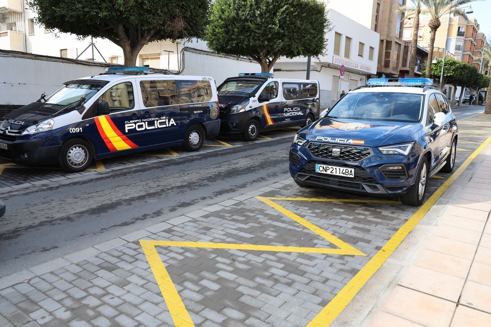 Los sindicatos policiales denuncian el "desprecio" de la Dirección General con los agentes destinados en la Operación Paso del Estrecho