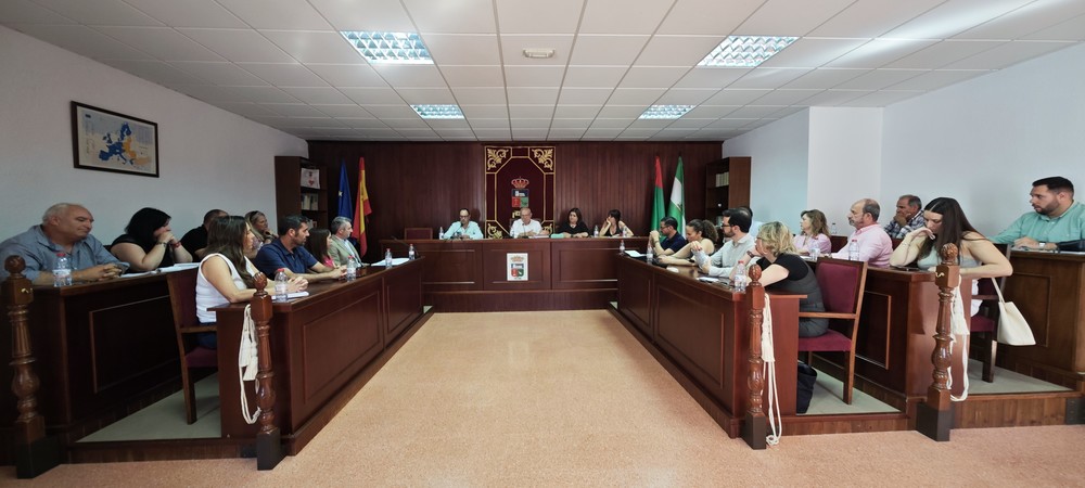 El pleno asume la petición del alcalde para que se aplique la rebaja fiscal a los agricultores