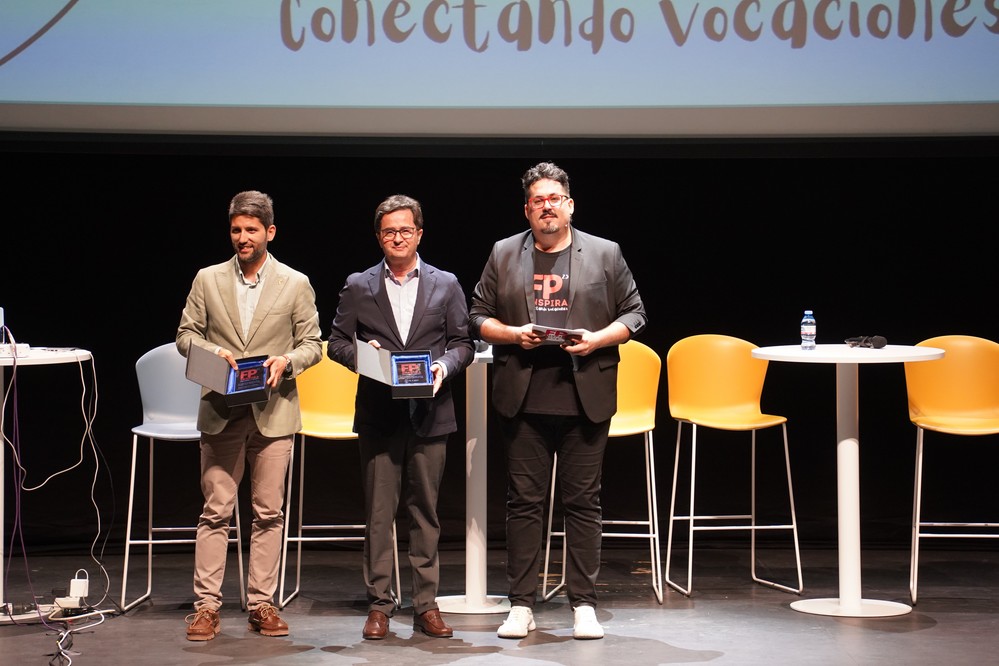 Alrededor de medio millar de estudiantes participan en una jornada que muestra la amplia oferta de Formación Profesional del municipio