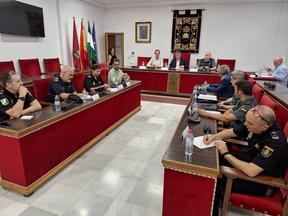 Cortés pide "más presencia de la Guardia Civil" en Adra tras los sucesos de Puente del Río